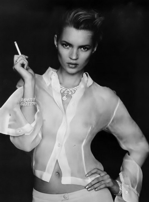 mlsg:  deshistoiresdemode:   Kate Moss by Paolo Roversi _ Vogue Italia, February 1996.     ❤️