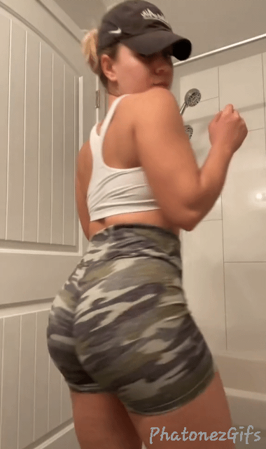 phatonesgifs:Pawg of the Day🍑