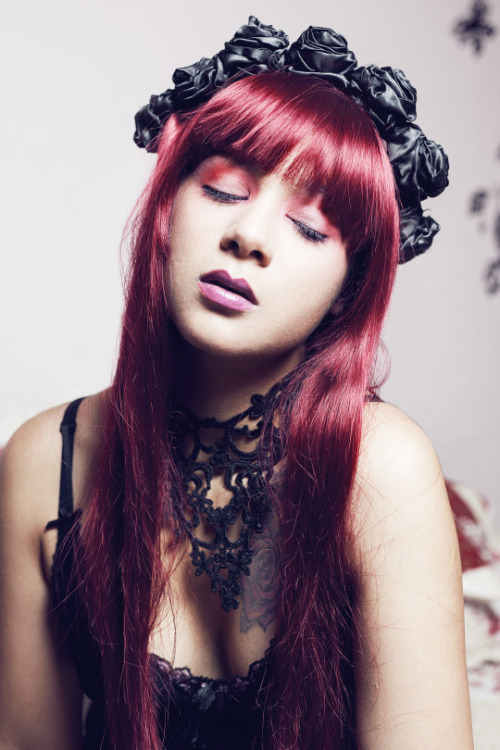 sexy-redhead-redhair-orangehair:    Oğuz Atay :“.. A c ı, insanları yakınlaştırırmış…Hangimiz mutluyuz da bu kadar uzak kaldık birbirimize…”#KatharsisSuicide  