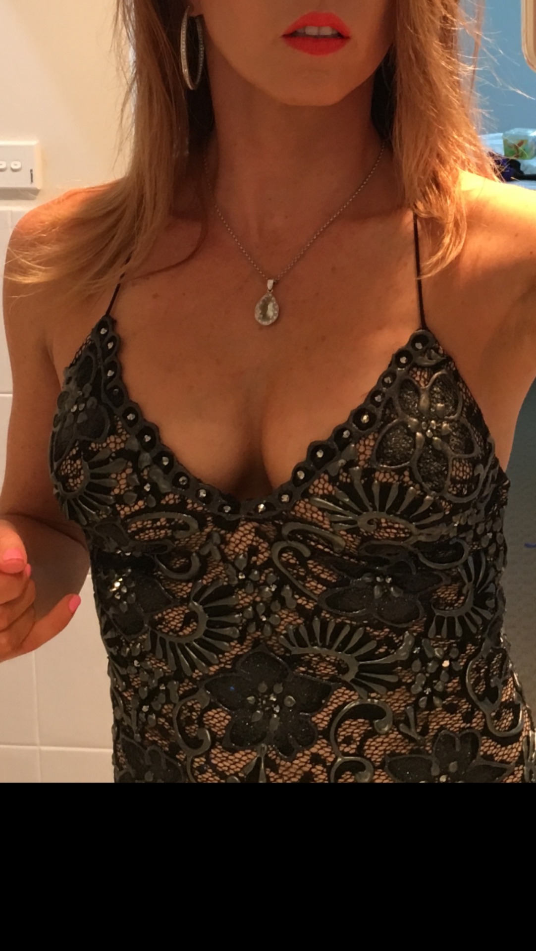 soccer-mom-marie:  Happy Braless Friday… No room for a bra in this dress 😉 