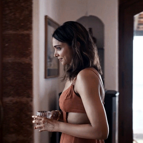 DEEPIKA PADUKONE As ALISHA In Gehraiyaan (2022) — Directed By Shakun Batra