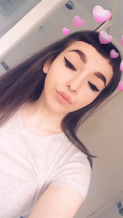princesspexch: the lighting was good in my bathroom, I guess ✨