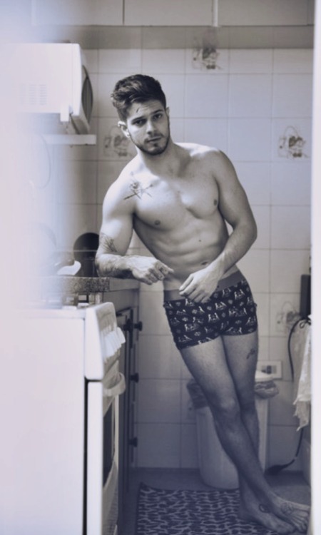 hotfamous-men:  Federico Devito