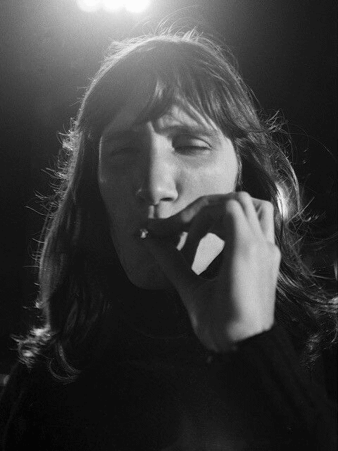 pinklysynyster:  Roger Waters