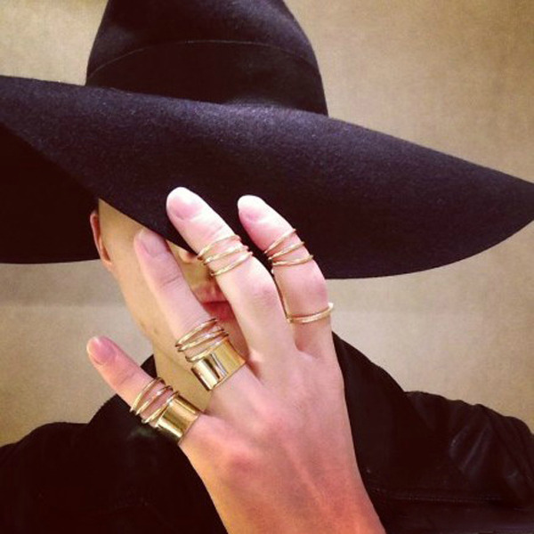 outfitmade:  Get the ring set here: 9 BANDS RING SET Shop Outfitmade.com 