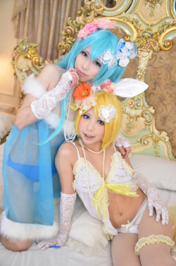 Vocaloid - Miku Hatsune & Rin Kagamine