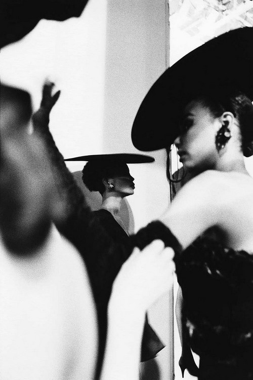 vampdreaminginhollywood:  Mounia, défilé Yves Saint-Laurent, Paris 1987 
