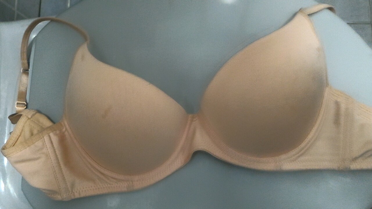 clm4w37:  C cup bra and sports bra of ex.