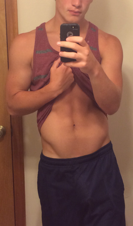pr3tty-b0yswag: pr3tty-b0yswag: All abs and hot boys -&gt; pr3tty-b0yswag.tumblr.com Snap