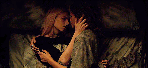 ladystarks:  rue & jules + kisses