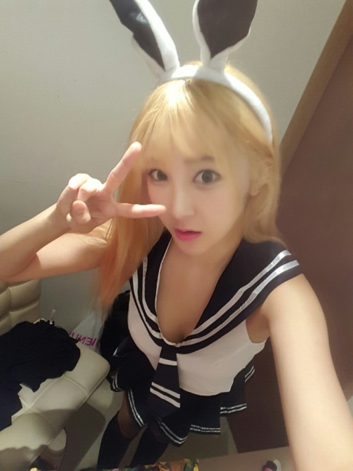 Porn kormodels:  Kim Olia’s selca photos