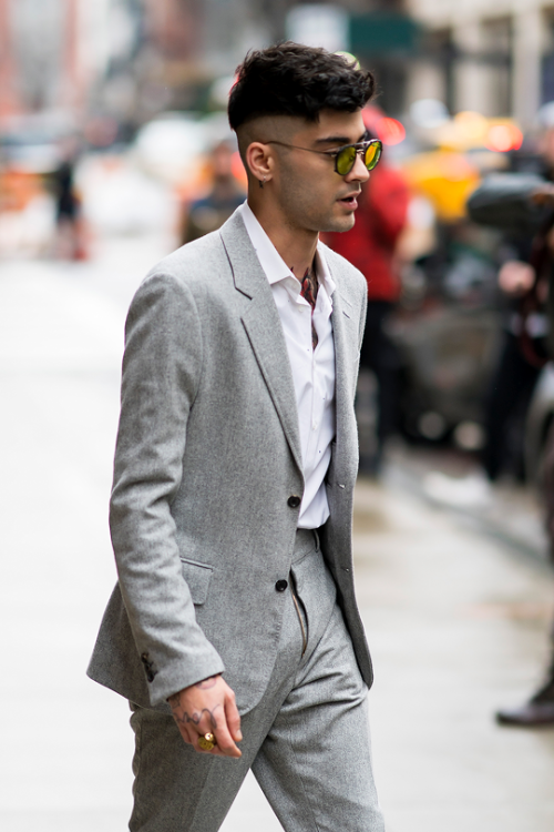 keepingupwithzayn: Zayn leaving his apartment on January 17, 2018 in New York City.