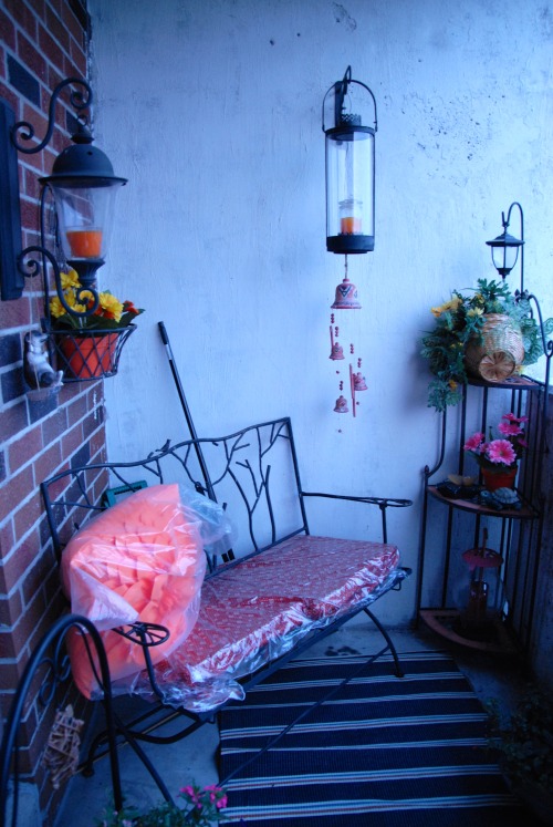 girlpanties:my aunt’s balcony is a dream aw this is cute