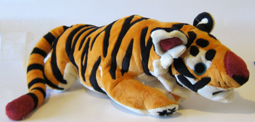 sewgoods:here’s something i haven’t posted yet!  i did post the yellow tiger earlie