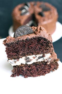 fullcravings:  Chocolate Cake with Oreo Cream Filling