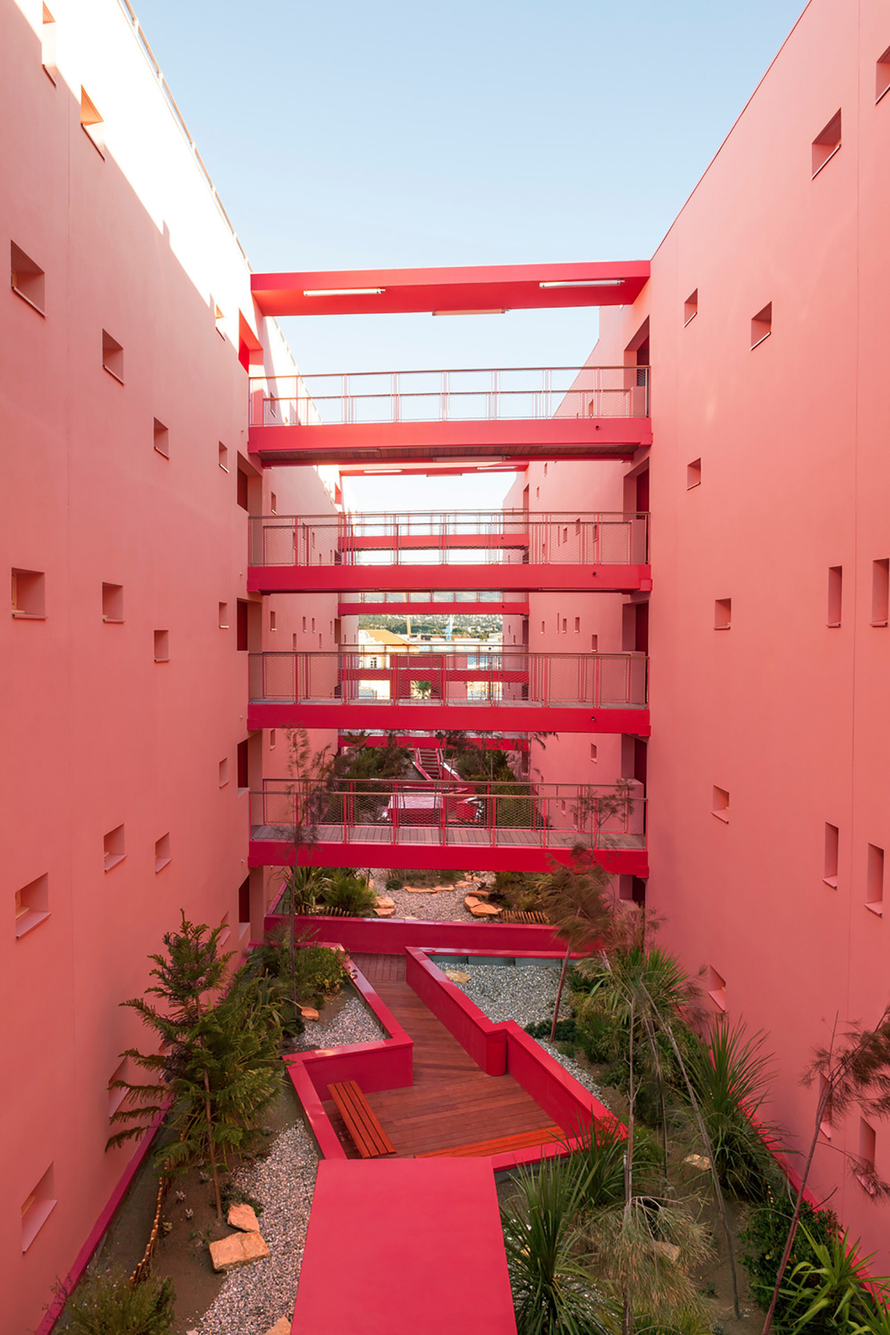 wellplanned-architecture:Redline / Pietri Architectes France, 2014