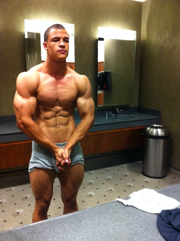 exclusivekiks:  Corey Upton 🔥🔥  Follow me:  http://exclusivekiks.tumblr.com/