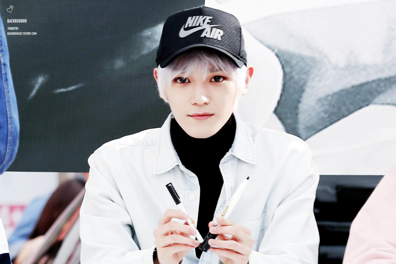 nct-leetaeyong:  160426 NCT Taeyongat Fansigning Event in Daegu© baekrouuuudo not
