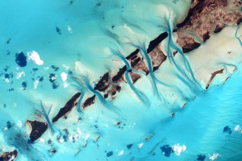 Bahamas from the ISSAstronaut Scott Kelly took this striking photo from the International Space Stat