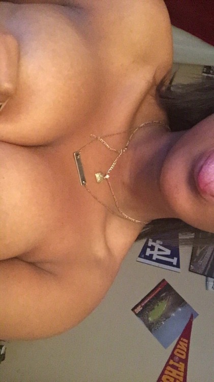 la-babyyk:  👅