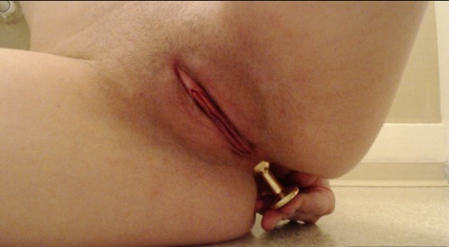   lesbiansONlesbians    Delicious girl, who is she? where can I find her?