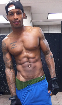 texxxas210:  This my type of brotha. Lawwwd