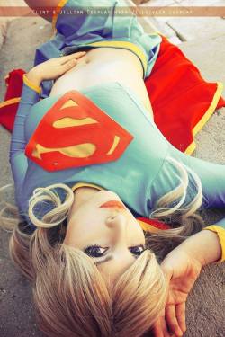 kamikame-cosplay:  Nice shot!! Florencia Sofen as Supergirl… do you like it?