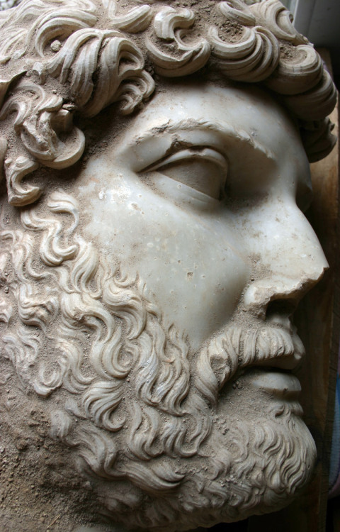 forthememoryofepicurus:  HADRIAN 