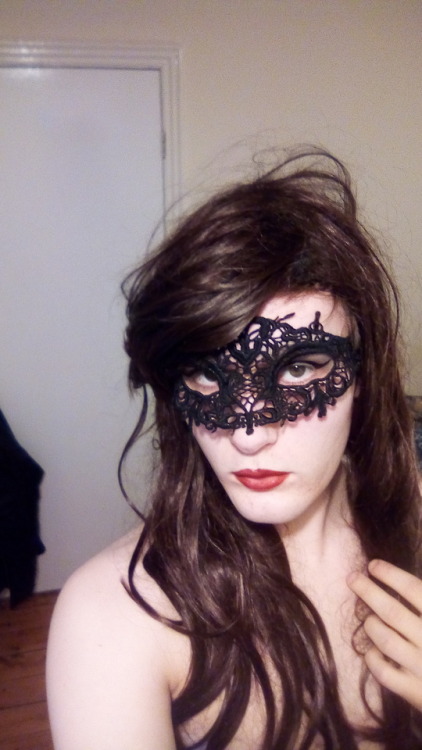 anotheramateurtrapxoxo: I SHALL go to the masquerade ball…