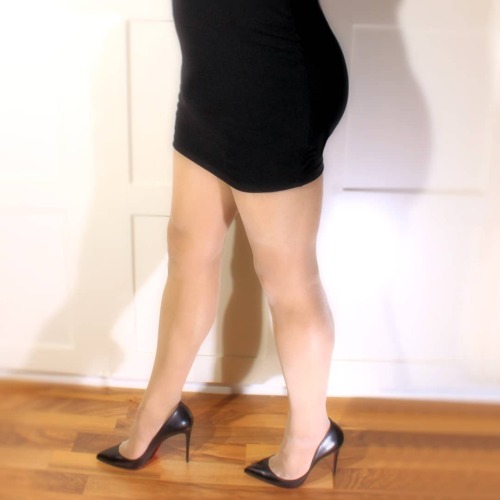 @lulus dress, @victoriassecret control top pantyhose, and @louboutinworld “Pigalle Follies&rdq