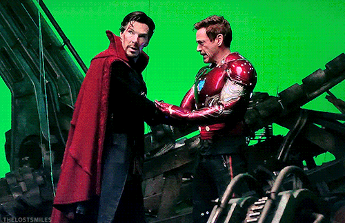 ben-locked: thelostsmiles: Benedict Cumberbatch and Robert Downey Jr. behind-the-scenes as Doctor St