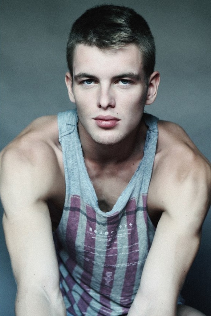 pontoised:  Male model Ruslan Solovyov 