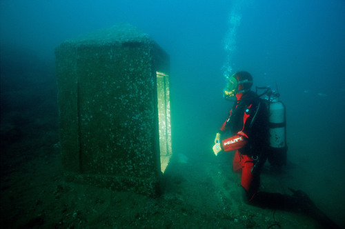 rufftoon: waterisntwet: Heracleion, Lost Egyptian City Revealed After 1,200 Years Under Sea. That