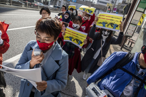 2021.2.14 Myanmar protesters gather in Shibuya, against military coup at home.photo : Shinta Yabe