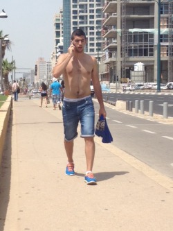 moteq1:  Hot Heeb of the Day   Israel Surf Club, Tel Aviv  View Post 