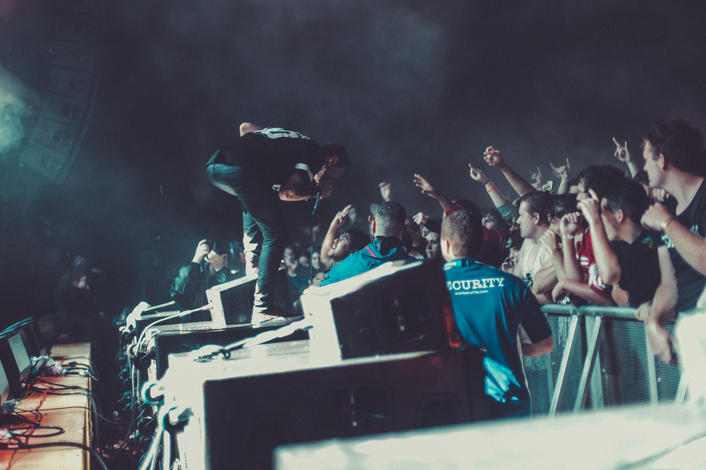 toxicremedy:  Issues // Let The Ocean Take Me Tour, Perth (by James Kilian)