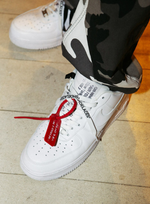 OFF WHITE X Nike Air Force 1