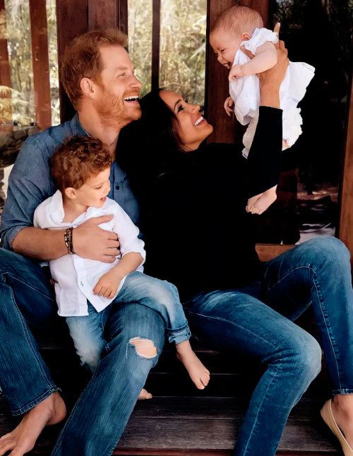 meghansbest: The Duke & Duchess of Sussex release their 2021 Christmas card, featuring a beautif