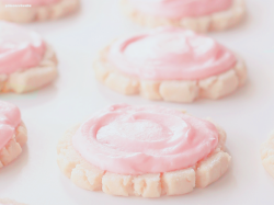 princesskealie:☁ Pink Frosted Sugar CookiesPlease