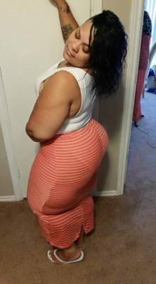 Thick women/ BBWs