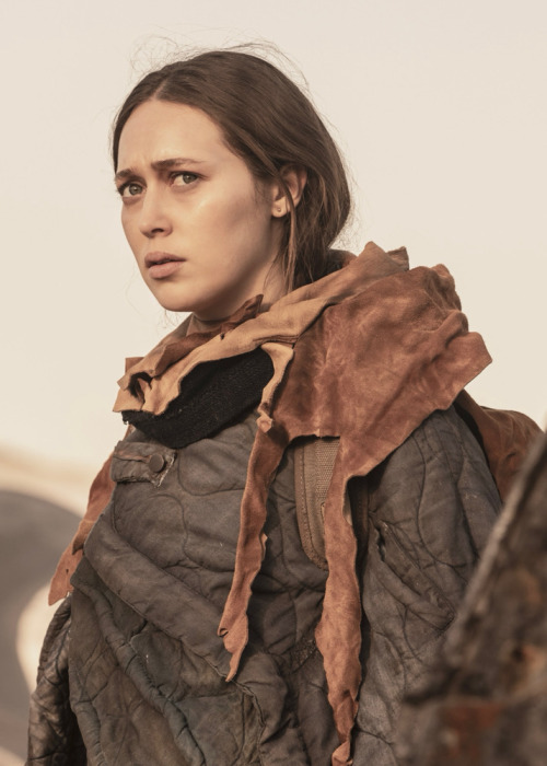 New Stills of Alicia Clark in FearTWD 7x13 ‘The Raft’