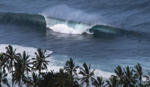 sonsofkerouac: Nice aerial view of the Pipeline… Photo: Koa Matsuoka