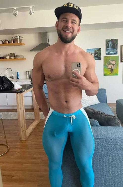 adoniserosapollo:  realbulgeblog:    Follow