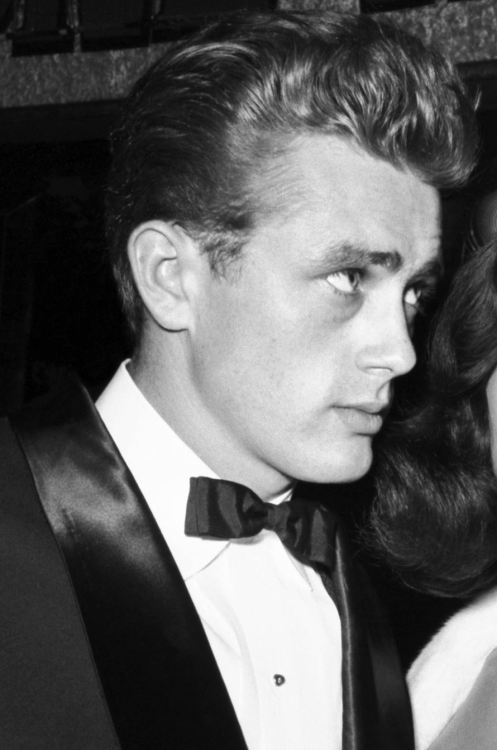 James Dean at the premiere of the re-release of Gone With The Wind in Los Angeles ~ August 10, 195