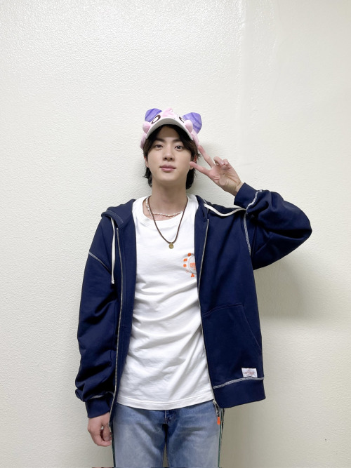 220310 Jin’s Tweet여러분들 오늘 너무 즐거웠어요토요일 일요일은 비 온다 하니까 더 따듯하게 입고오세용 하트Today was so much fun, everyoneTh