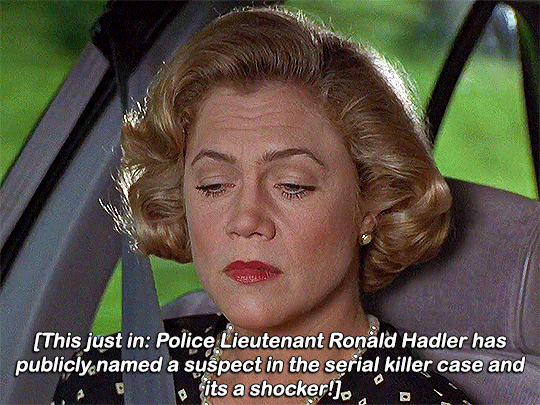 serialmom1994 dir john waters #serial mom #horroredit #filmedit  #classichorrorblog #junkfooddaily #userbbelcher #chewieblog #throwbackblr  #ruinedchildhood #filmgifs WELCOME TO DAILYFLICKS @dailyflicks