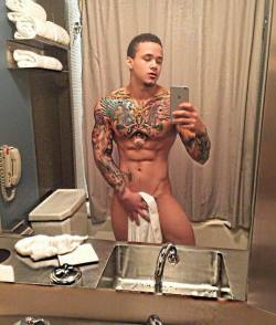 gotmelookin2:  Body and tatts👍👍