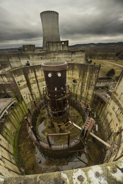 abandonedandawesome:  Unfinished Nuclear Reactor [1365 x 2048][OC]