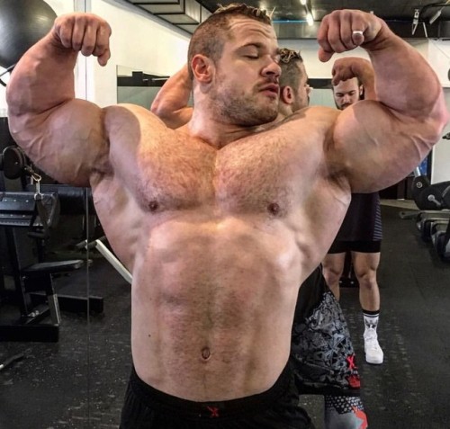 maxx114: sark4play:Nicolas Vulliuod                      Mercy  this Swiss Muscle Monster be FINE Ni