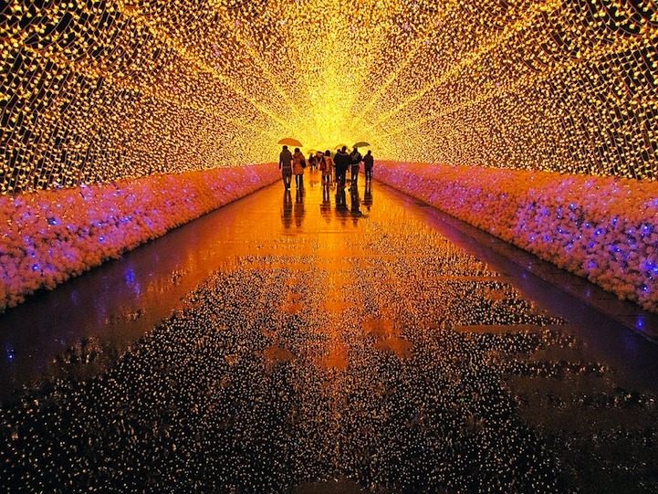 cubebreaker:  Japan’s Nabana no Sato Botanical Garden used over 7,000,000 LED lights